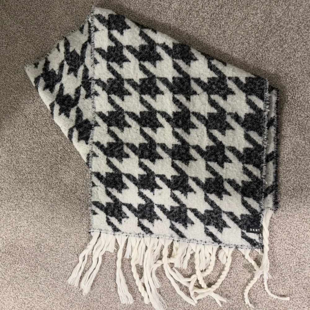 DKNY Black and Cream Textured Scarf